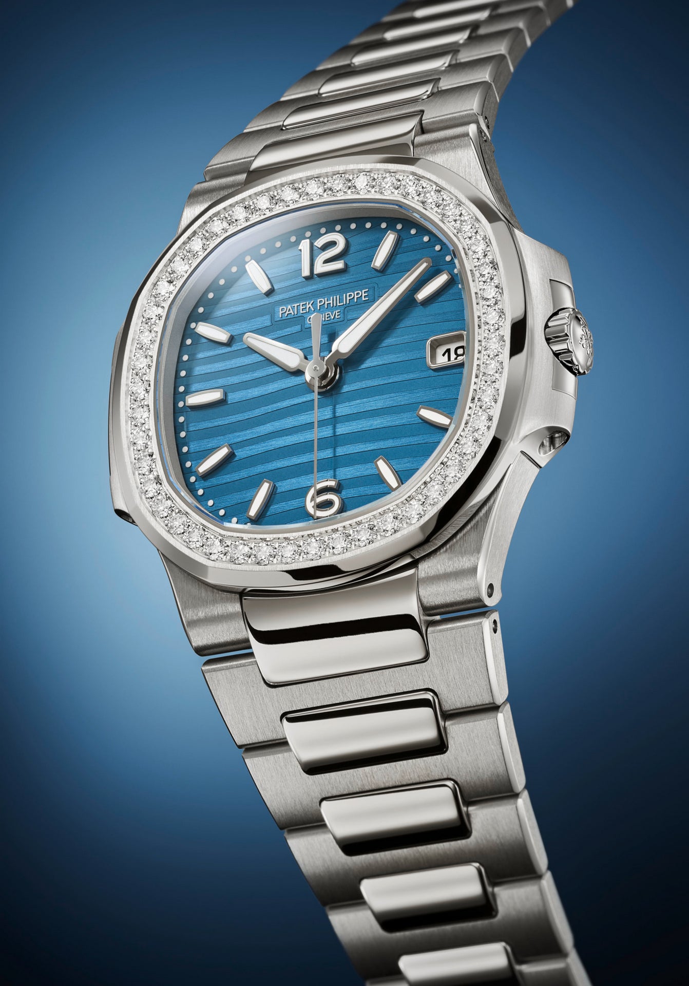 Nautilus Quartz Ref 7010/1G-013 White Gold